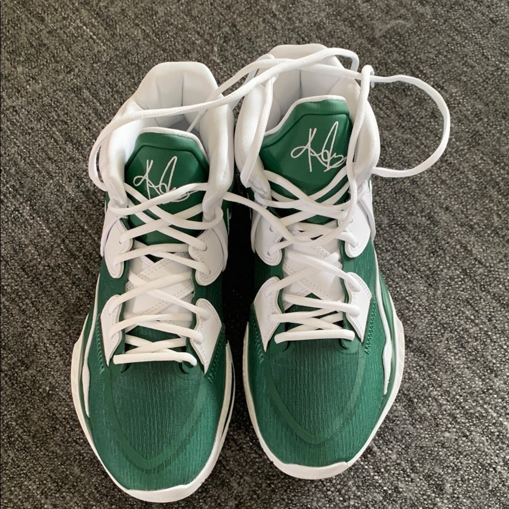 Nike green basketball shoes